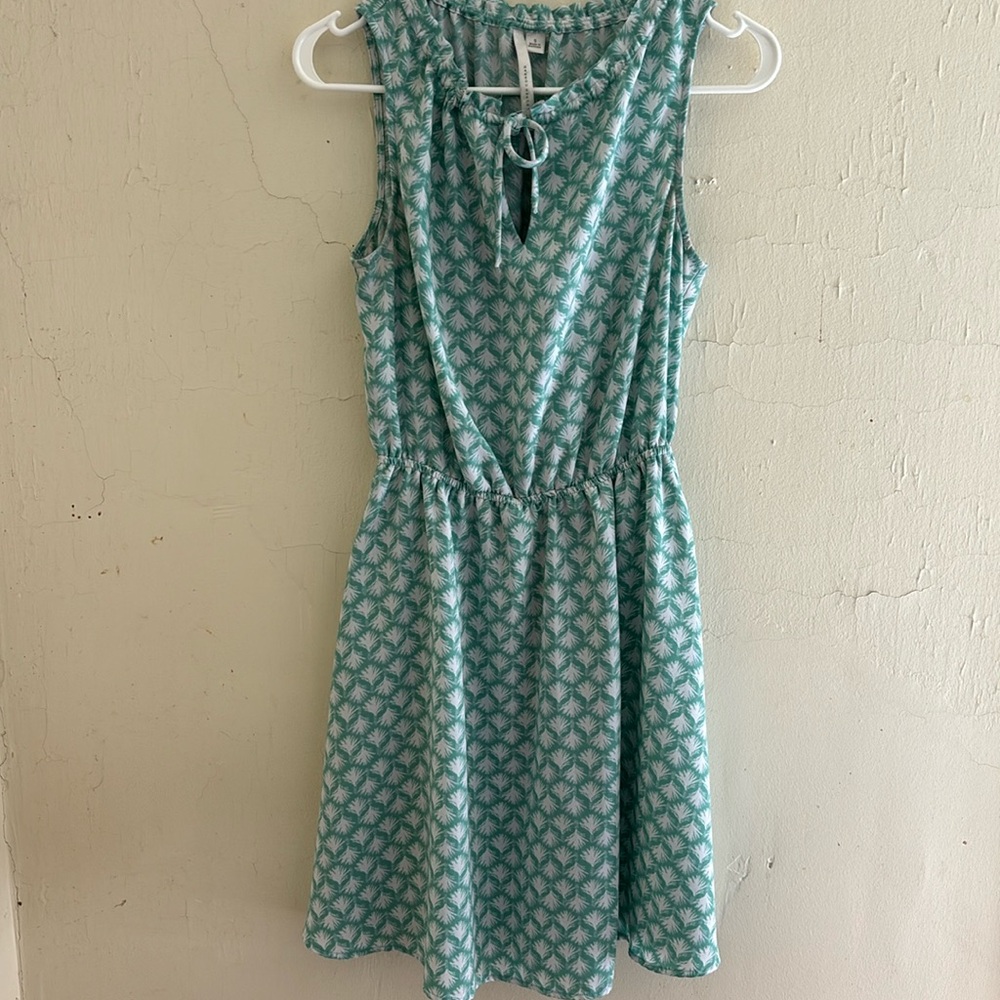 Lauren Conrad green & white fit and flare spring/summer dress size small